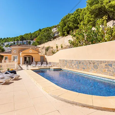 Ros - Plusholidays Villa