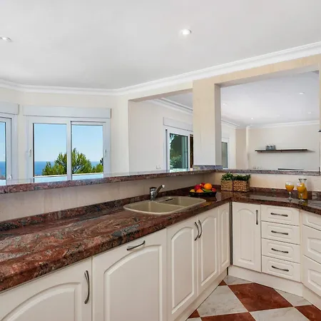 Вілла Ros - Plusholidays