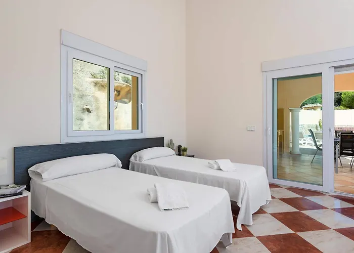 Ros - Plusholidays *